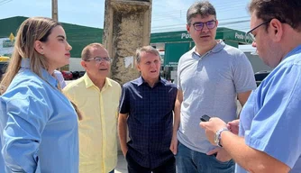 Bárbara do Firmino e Luciano Nunes visitam obra do calçadão da Avenida Noé Mendes.