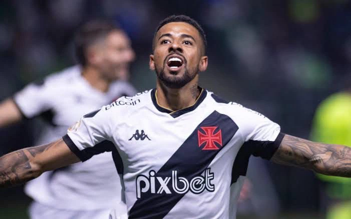 Paulinho, jogador do Vasco