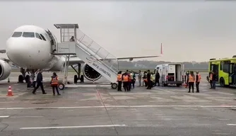 Avião isolado pela Polícia Federal em São Paulo.