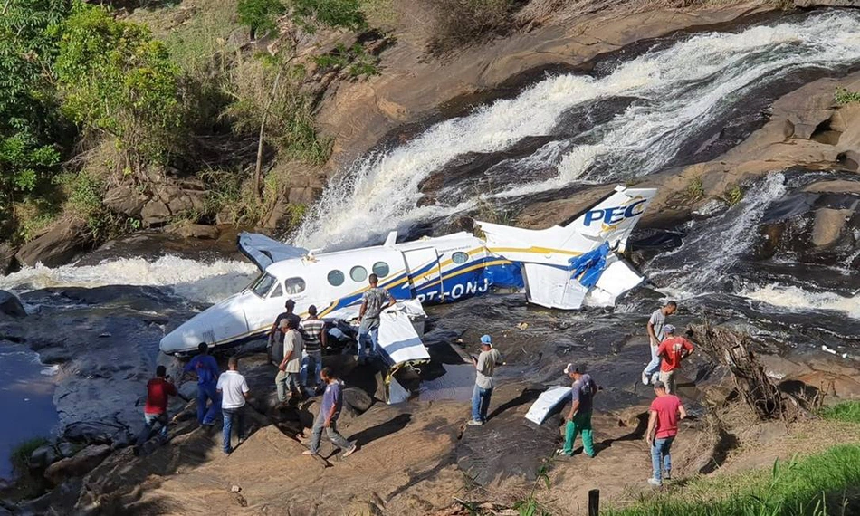 Avião que estava Marília Mendonça e sua equipe.