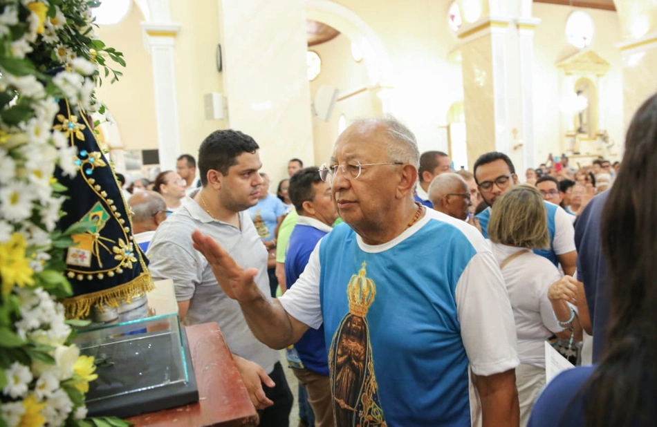 Dr. Pessoa participa de missa em homenagem a Nossa Senhora Aparecida