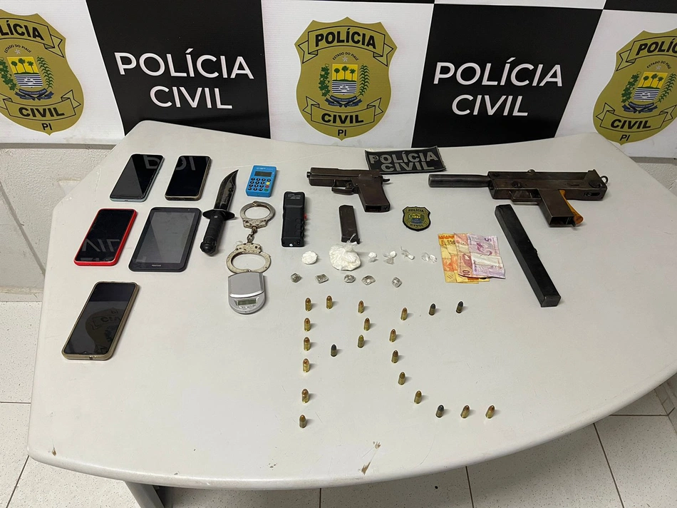 Polícia prende membros de facção com submetralhadora em Teresina