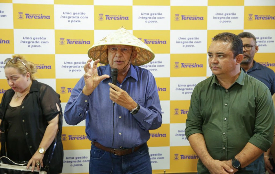 Prefeito Dr. Pessoa recebe ambulantes no Palácio da Cidade