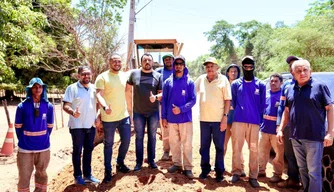 Prefeito Dr. Pessoa visita obras de pavimentação asfálticas da zona Sudeste