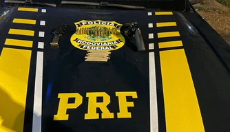 PRF prende condutor por porte ilegal de arma na BR 316 em Teresina