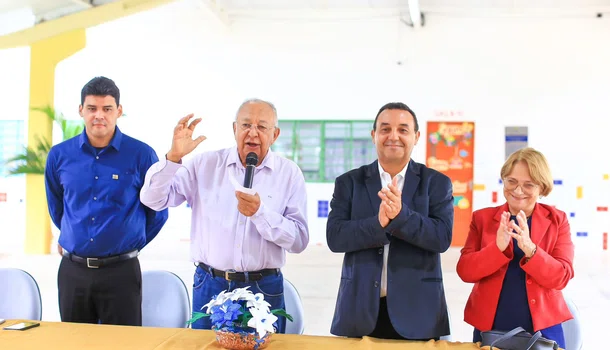 Dr. Pessoa concede novas progressões aos professores de Teresina