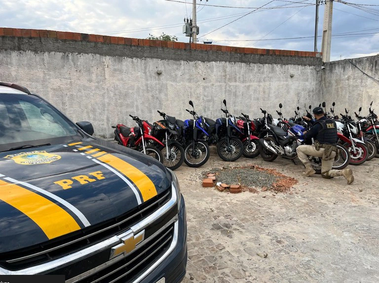 Recuperação de veículos pela Polícia Rodoviária Federal no Piauí.