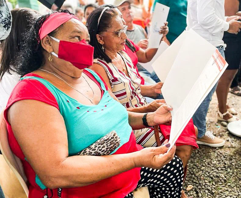 Governador entrega registro de imóveis em solenidade nesta quinta (28)