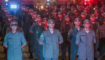 Formatura de 348 policiais militares