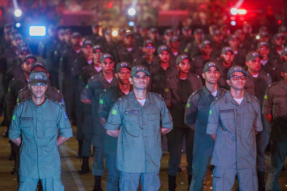 Formatura de 348 policiais militares