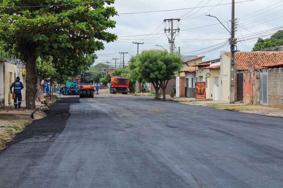 Obras no bairro Pirajá, zona norte da capital.