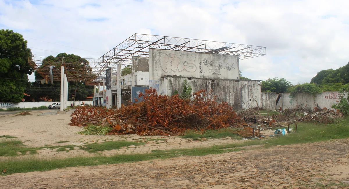 Ponto de descarte irregular no bairro Santa Isabel