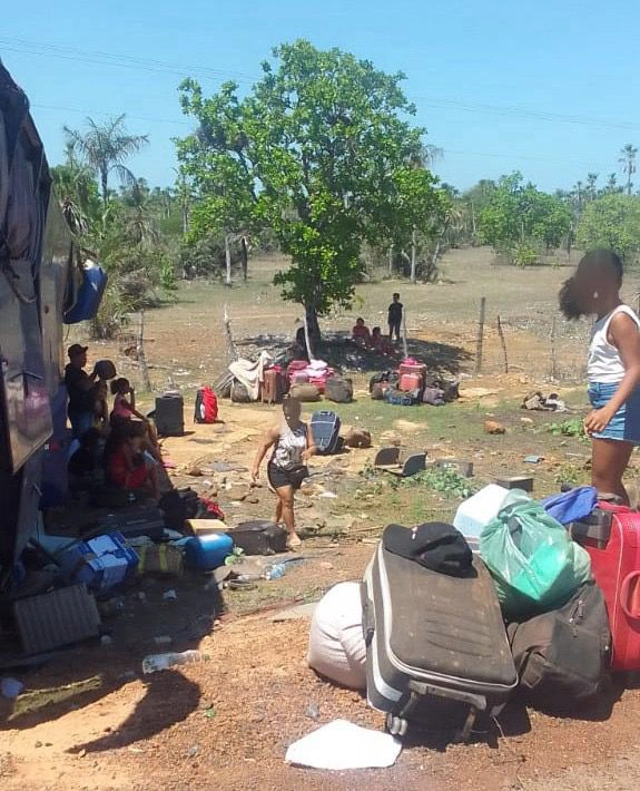 Ônibus envolvido em acidente com 20 feridos em Campo Maior.