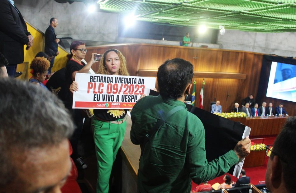 Manifestação de docentes e estudantes da UESPI