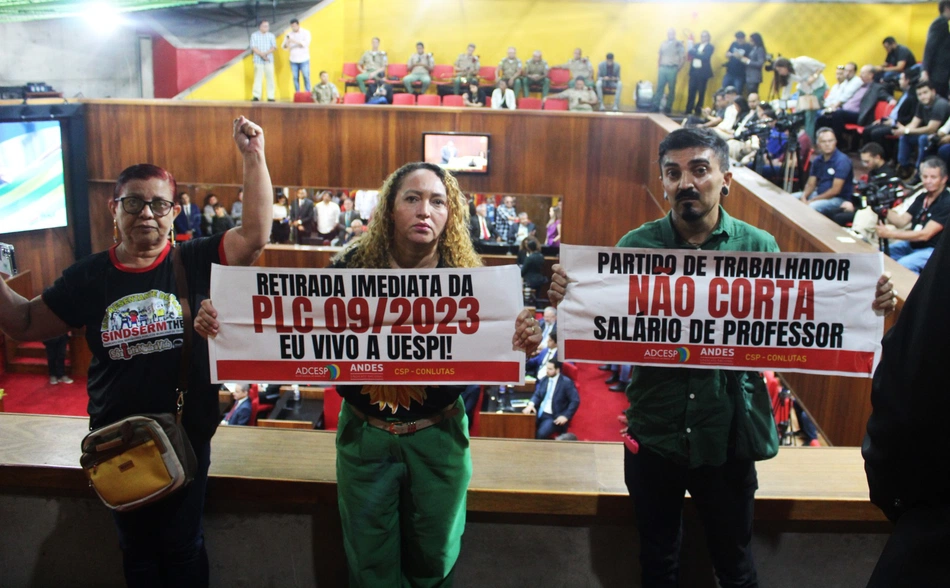 Manifestação de docentes e estudantes da UESPI