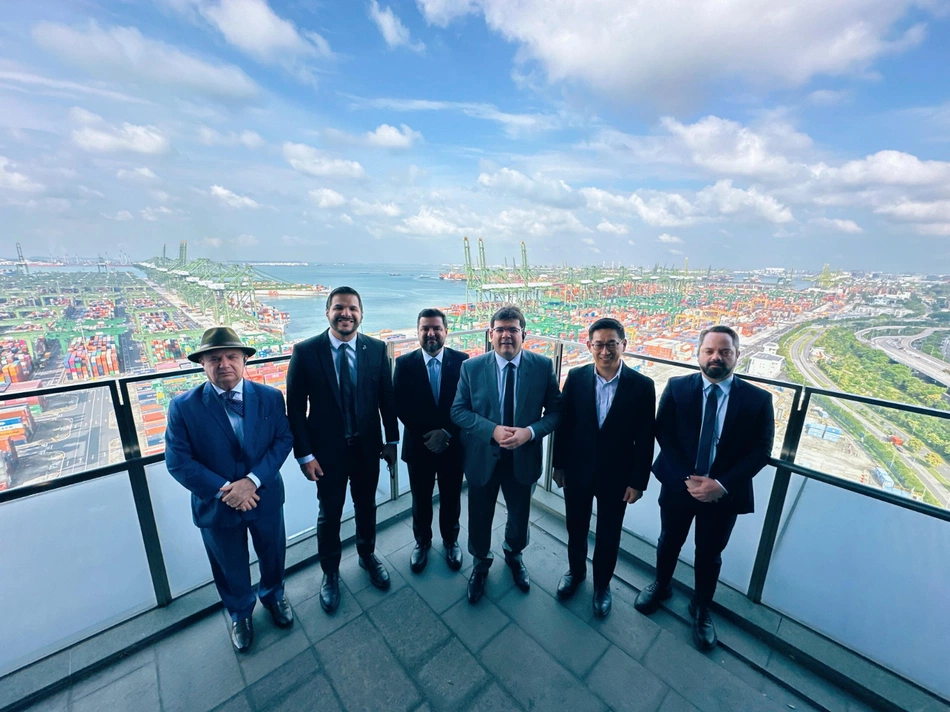 Rafael Fonteles realiza visita técnica ao Porto de Singapura e discute sobre parceria