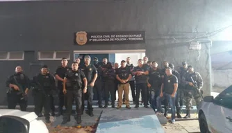 Polícia Civil prende duas pessoas em flagrante por tráfico de drogas em Teresina