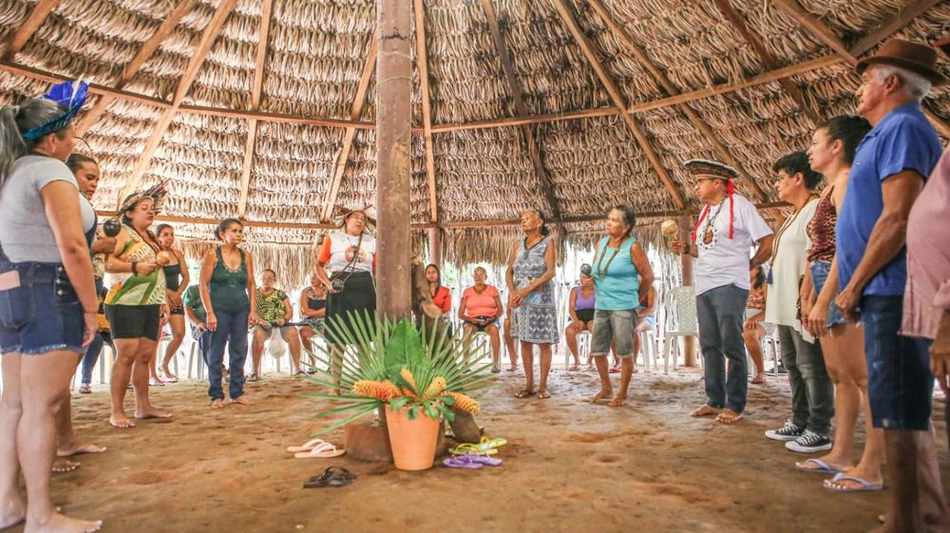 SAF entrega 1,5 toneladas de alimentos para indígenas na Lagoa de São Francisco