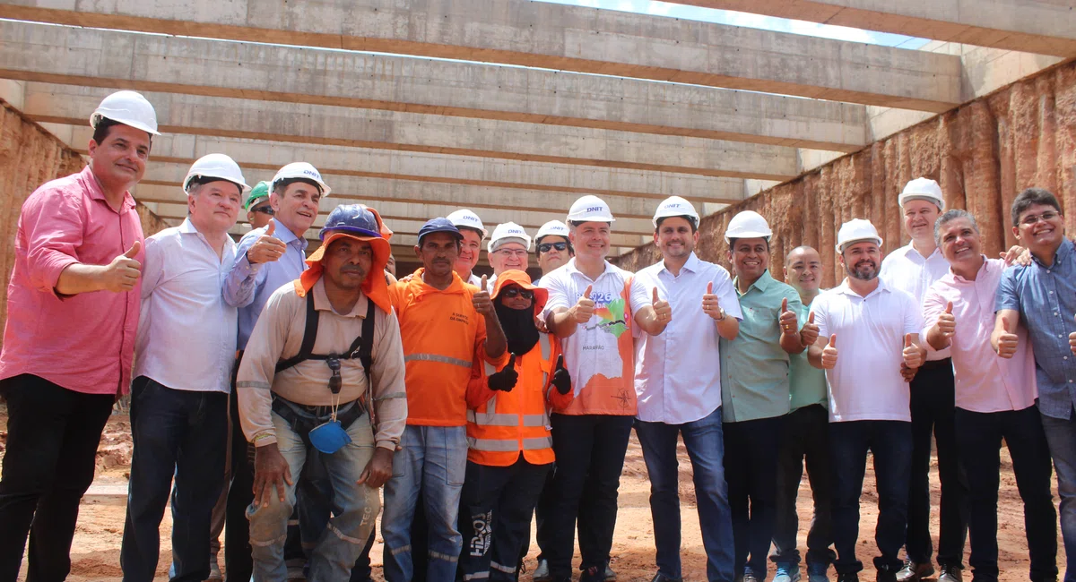 Ministro dos Transportes visita as obras de rebaixamento da Avenida João XXIII