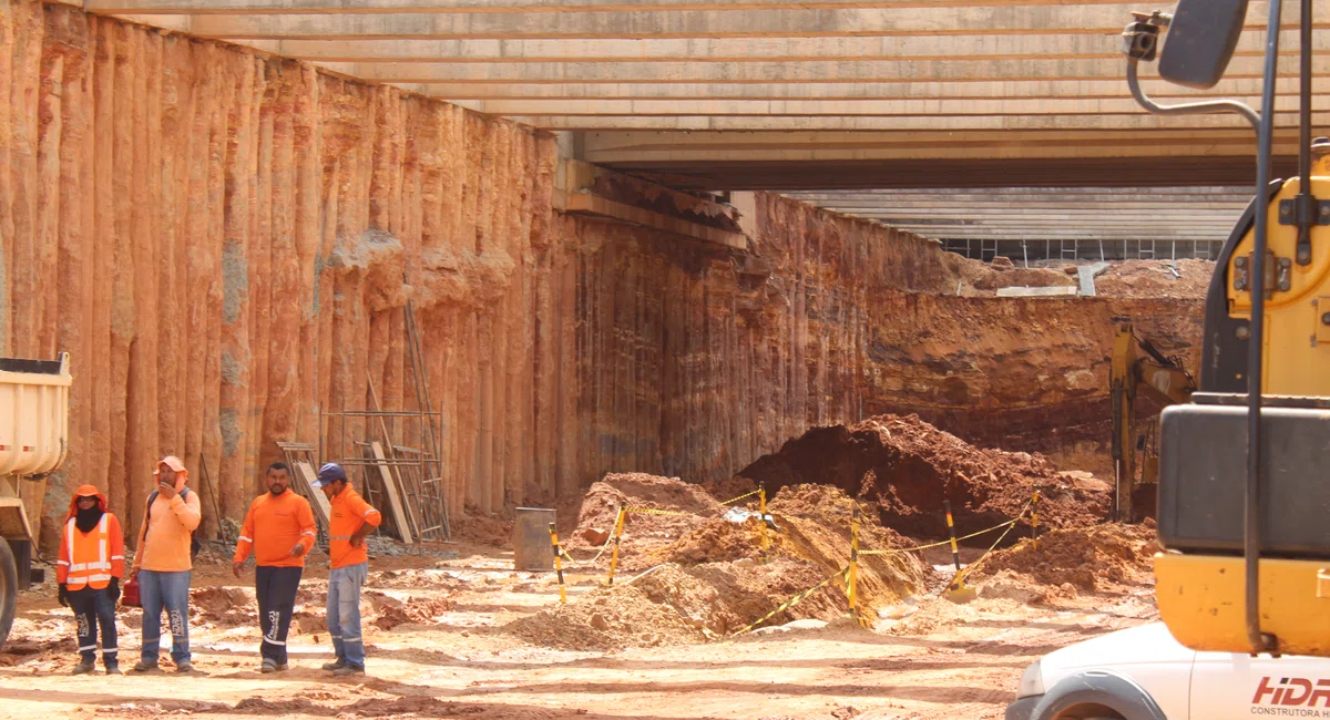 Ministro dos Transportes visita as obras de rebaixamento da Avenida João XXIII