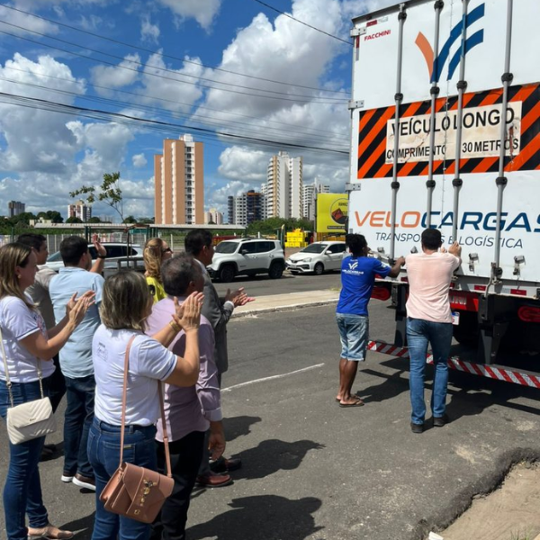 O primeiro envio de alimentos foi feito na segunda-feira (13).