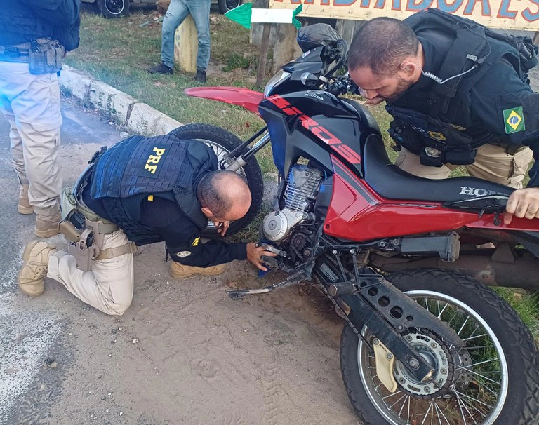 PRF prende homem por adulteração de veículo em Teresina