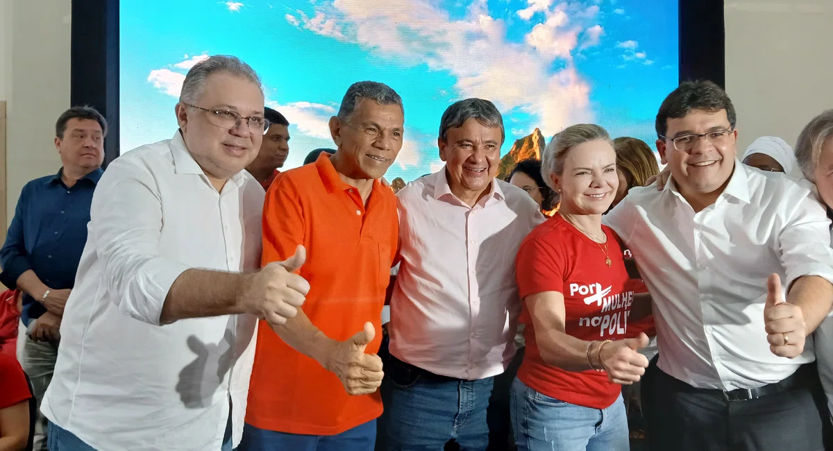 Gleisi Hoffmann participa de conferência eleitoral do PT em Teresina