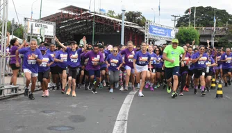 A corrida percorreu 2,5 km.