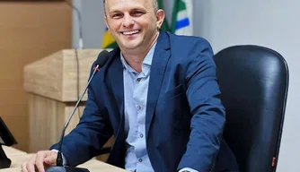 Prefeito de São José do Divino, Assis Carvalho