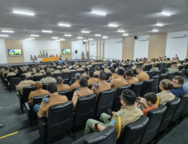 O curso possibilita o acesso dos participantes ao oficialato superior da instituição.