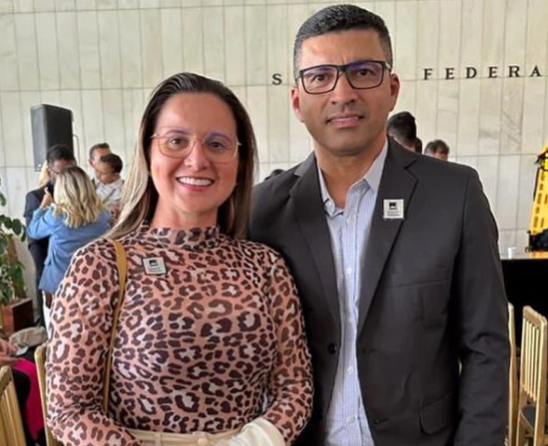 Prefeita Gabriela Coelho e esposo