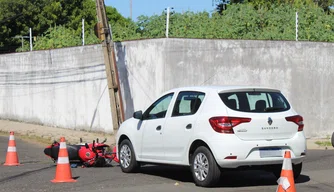 Colisão entre moto e carro