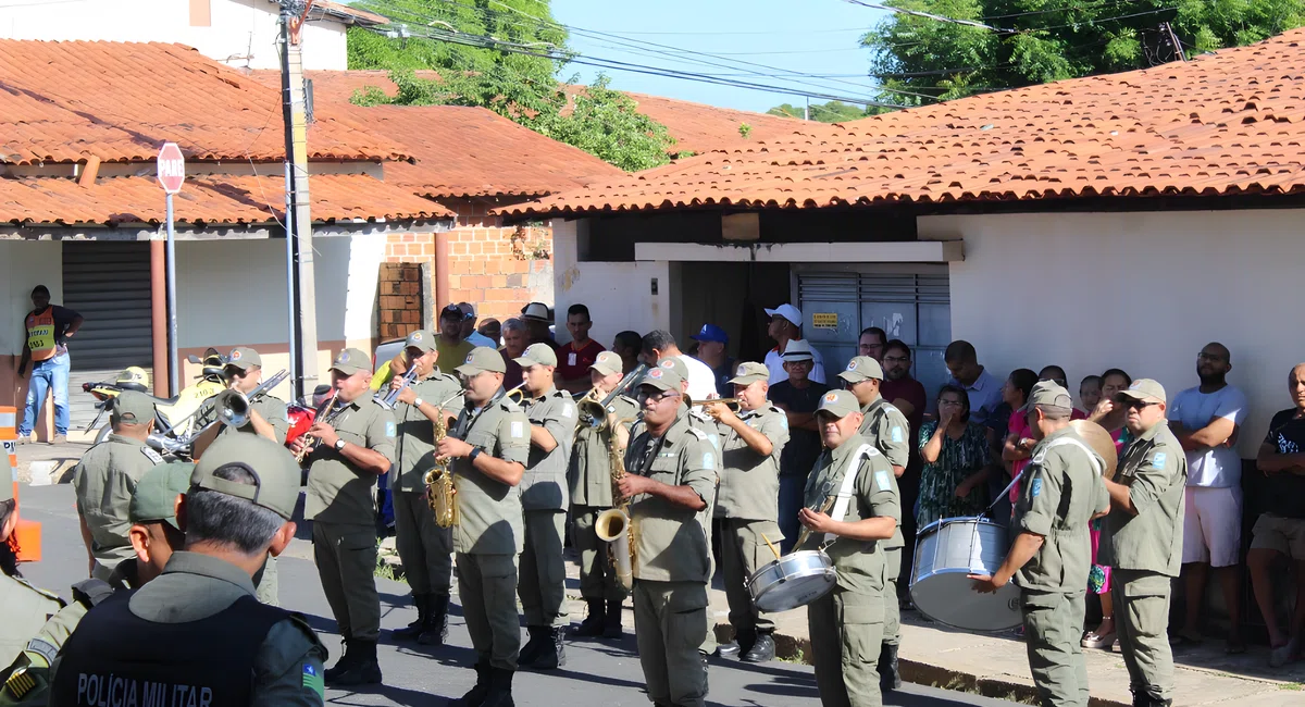 Governador revitaliza Companhia da PM no bairro Porenquanto em Teresina