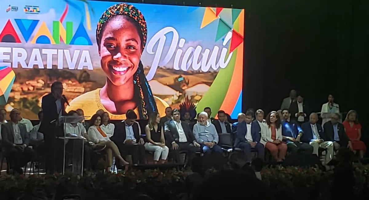 Lula participa de encerramento da Caravana Federativa em Teresina