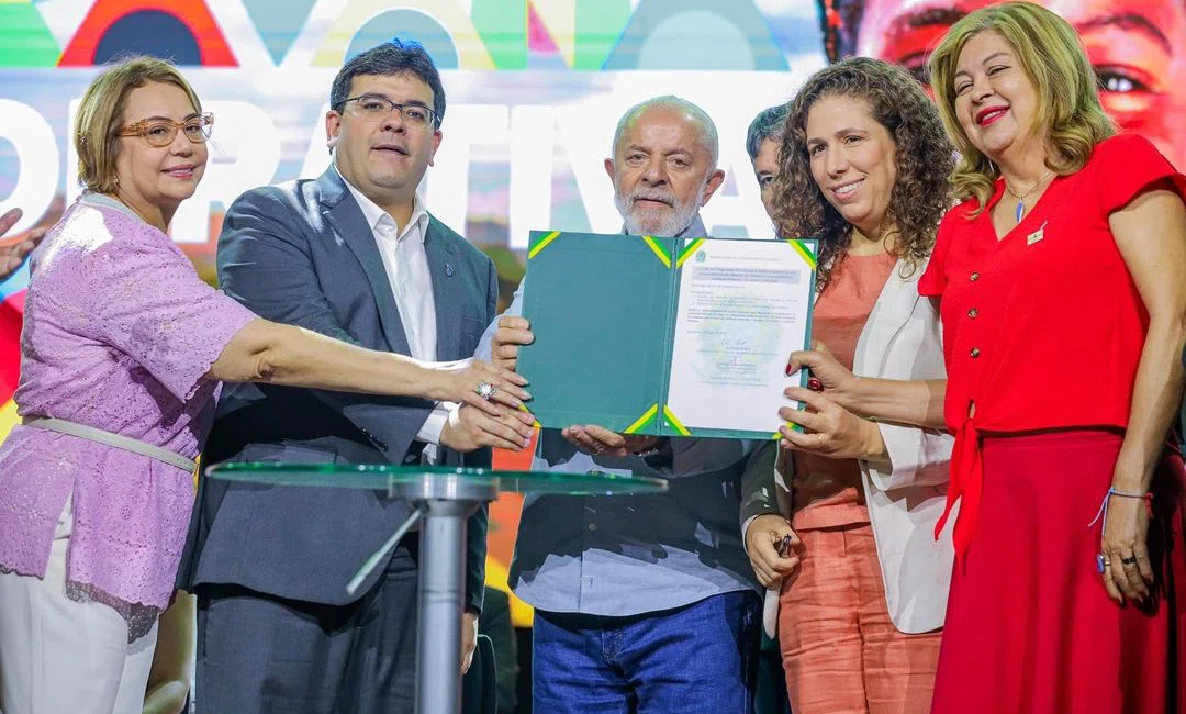 Lula participa do encerramento da Caravana Federativa em Teresina