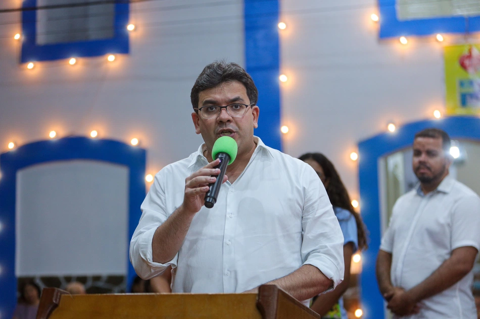 Rafael Fonteles participa do tradicional festejo de São João do Piauí