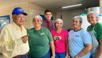 Prefeito de Teresina visita Escola Municipal Marcílio Rangel na zona Leste