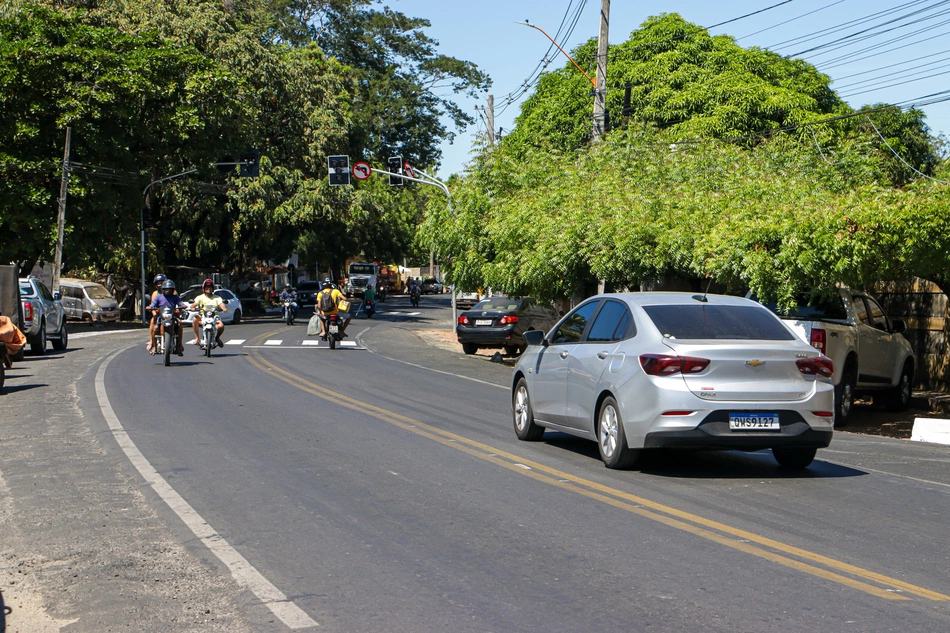 Dr. Pessoa entrega pavimentação da Avenida Camilo Filho