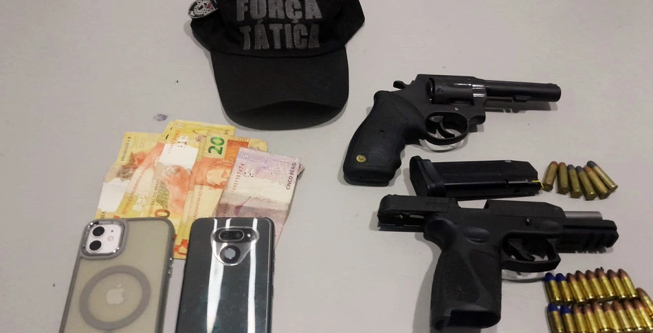 PM prende dois suspeitos por porte ilegal de arma de fogo em Teresina