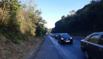 O acidente deixou dois feridos, na manhã desta segunda-feira (22)