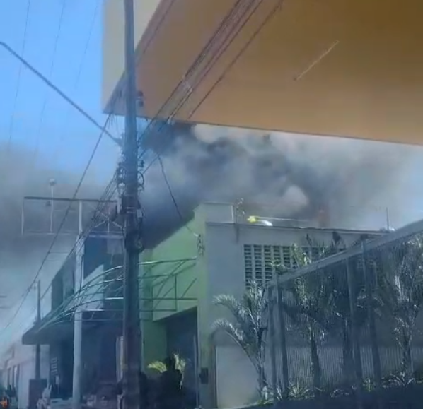 Incêndio na Avenida Miguel Rosa