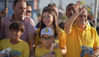 Carreata de Silvio Mendes pela zona Sul de Teresina atrai populares