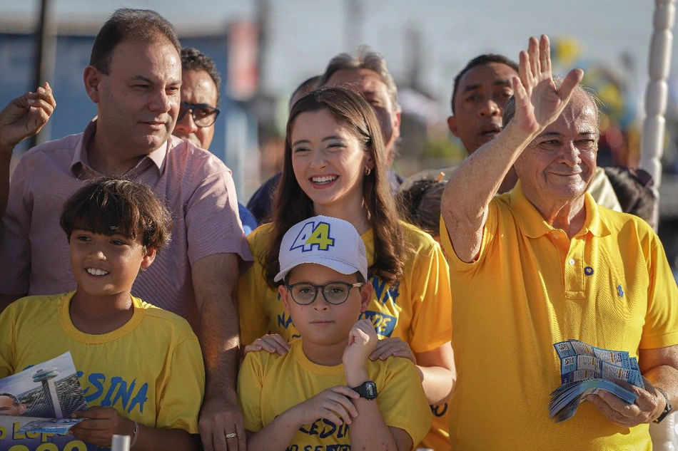 Carreata de Silvio Mendes pela zona Sul de Teresina atrai populares