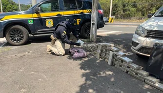 Jovem e idosa são presos com 47 tabletes de maconha em Teresina