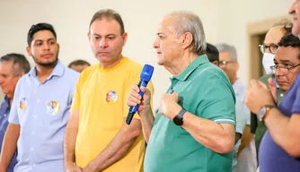 O evento de apoio ao candidato Silvio Mendes aconteceu na noite de quinta-feira (22)