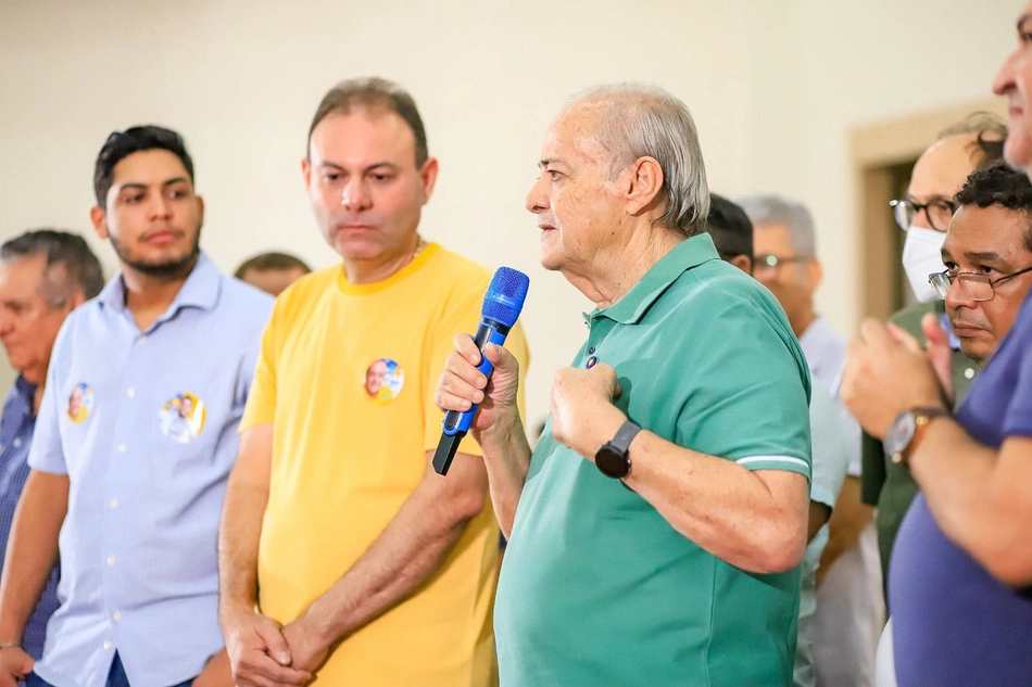 O evento de apoio ao candidato Silvio Mendes aconteceu na noite de quinta-feira (22)