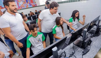 Governador realiza a inauguração da reforma e modernização de escola em Água Branca