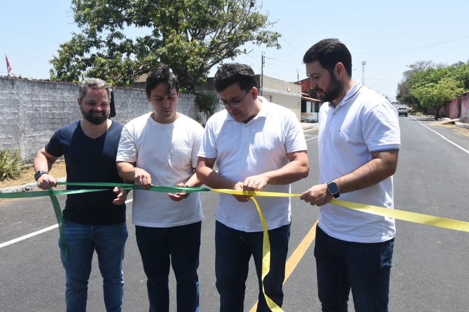 Governador inaugura obras em Parnaíba e destaca cerca de R$ 25 milhões de investimento