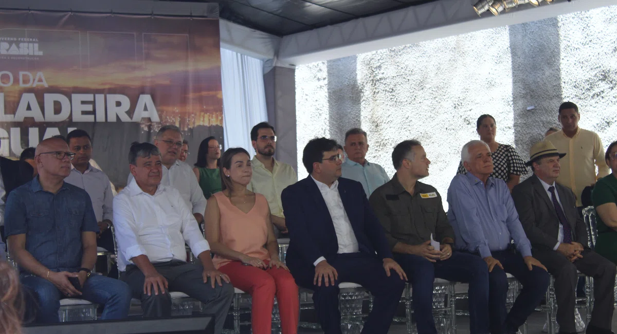 Solenidade de inauguração do rebaixamento da Avenida João XXIII