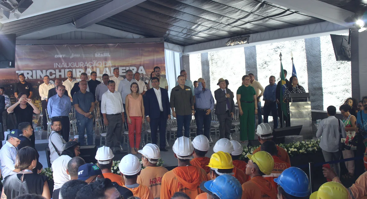 Solenidade de inauguração do rebaixamento da Avenida João XXIII